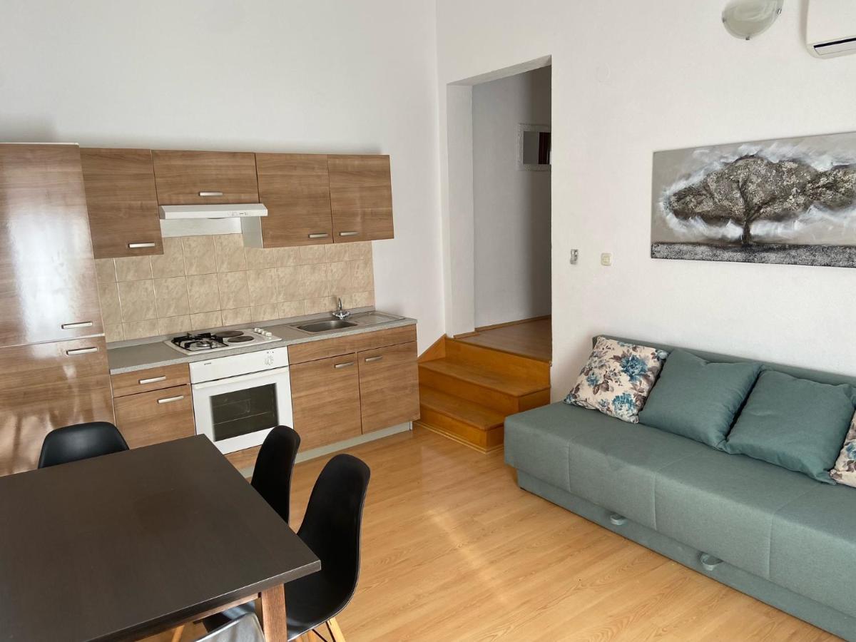 Apartman Polegubic Biograd Na Moru Zewnętrze zdjęcie