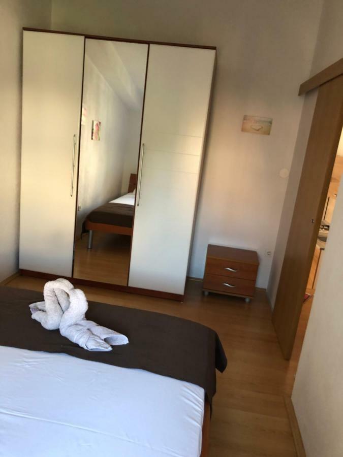 Apartman Polegubic Biograd Na Moru Zewnętrze zdjęcie