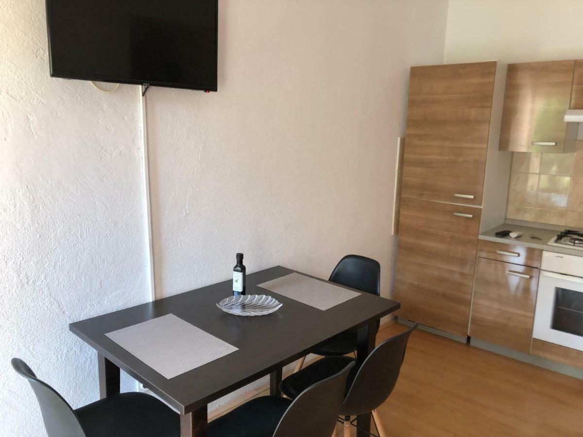 Apartman Polegubic Biograd Na Moru Zewnętrze zdjęcie