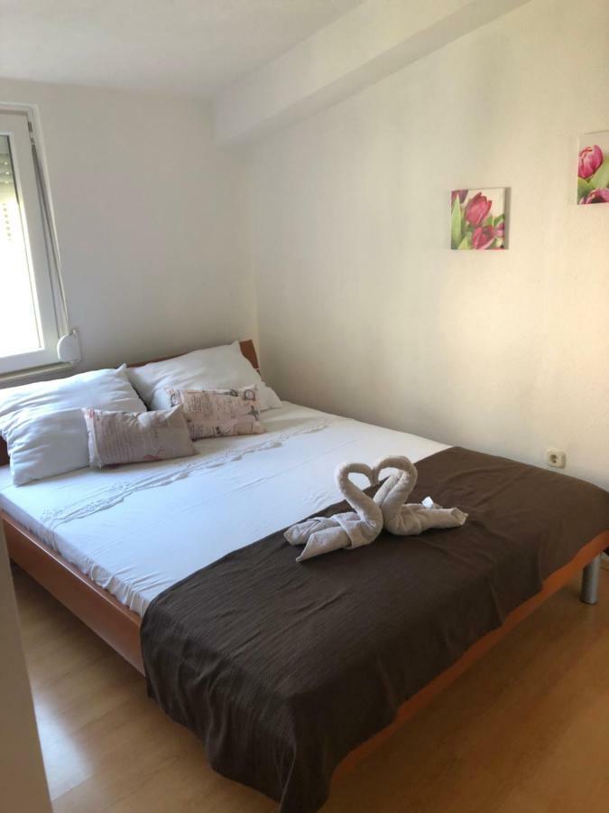 Apartman Polegubic Biograd Na Moru Zewnętrze zdjęcie